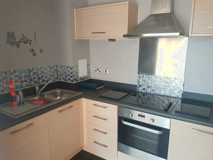 2 Bedroom Apartment To Rent In Draper Close, Grays, RM20