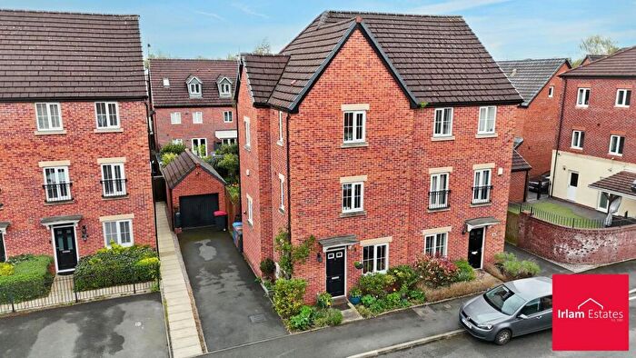 4 Bedroom Semi-Detached House For Sale In Lorna Way, Irlam, M44