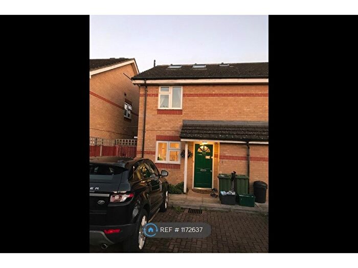 3 Bedroom Semi-Detached House To Rent In Snakes Lane East, Woodford Green, IG8