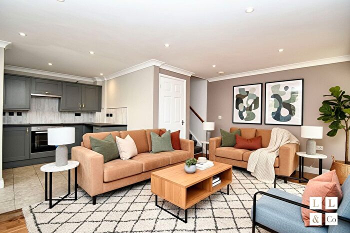 2 Bedroom Terraced House For Sale In West Rise, Falmouth, TR11