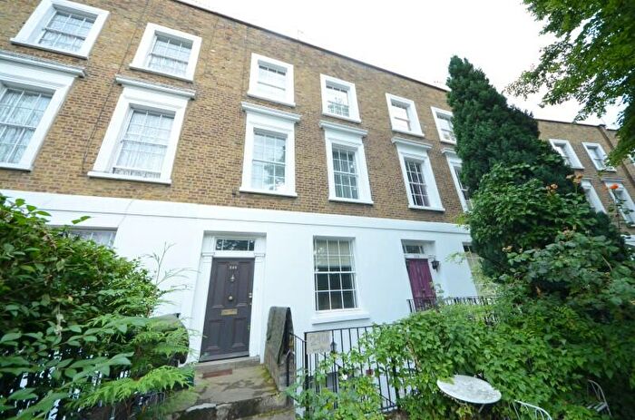 3 Bedroom Maisonette To Rent In Caledonian Road, London, N1