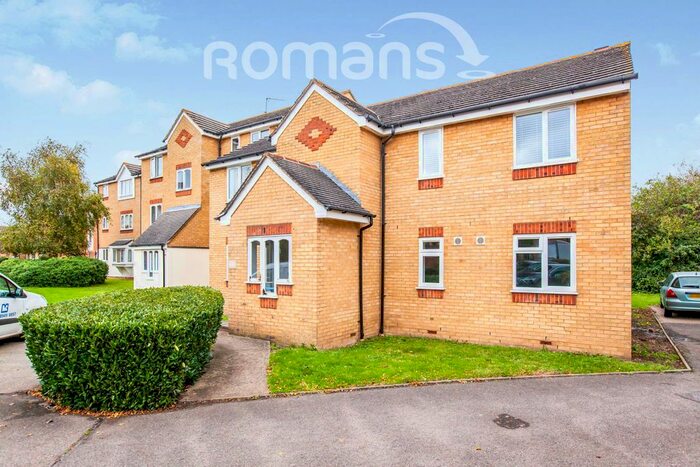 2 Bedroom Flat To Rent In Redford Close, Feltham TW13