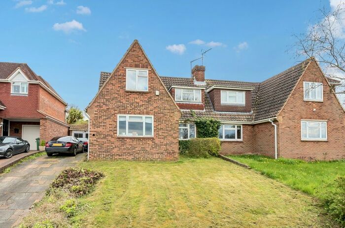 4 Bedroom Semi-Detached House For Sale In Pollyhaugh, Eynsford, Dartford, DA4