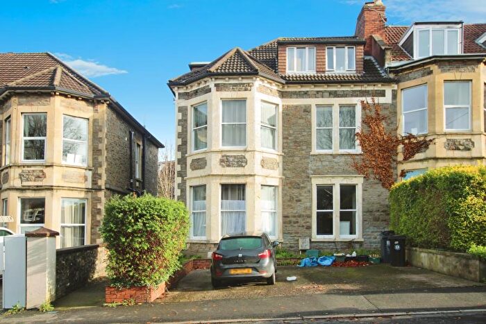 10 Bedroom End Of Terrace House To Rent In Cromwell Road - St Andrews, BS6