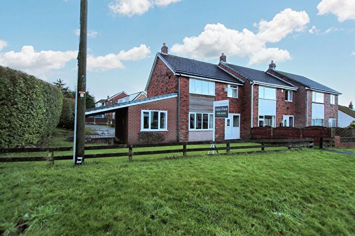 3 Bedroom Semi-Detached House For Sale In Smithy Bridge Road, Littleborough, OL15