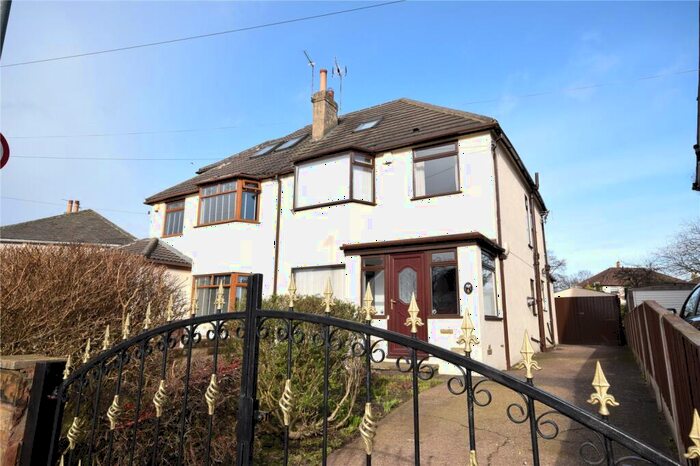 3 Bedroom Semi-Detached House To Rent In Ringwood Avenue, Leeds, West Yorkshire, LS14