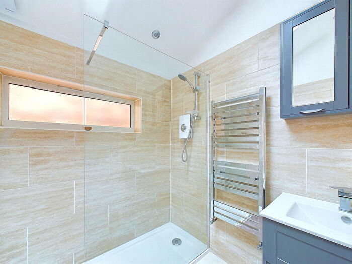 5 Bedroom Semi-Detached House For Sale In Victoria Road, Worthing, BN11