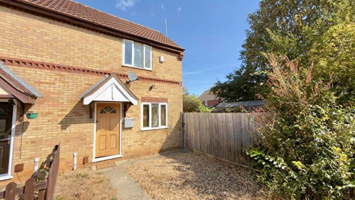 1 Bedroom Semi-Detached House For Sale In Meadenvale, Peterborough, PE1