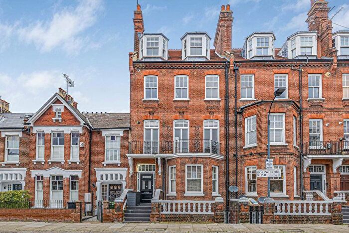 2 Bedroom Flat To Rent In Bolingbroke Road, West Kensington, W14