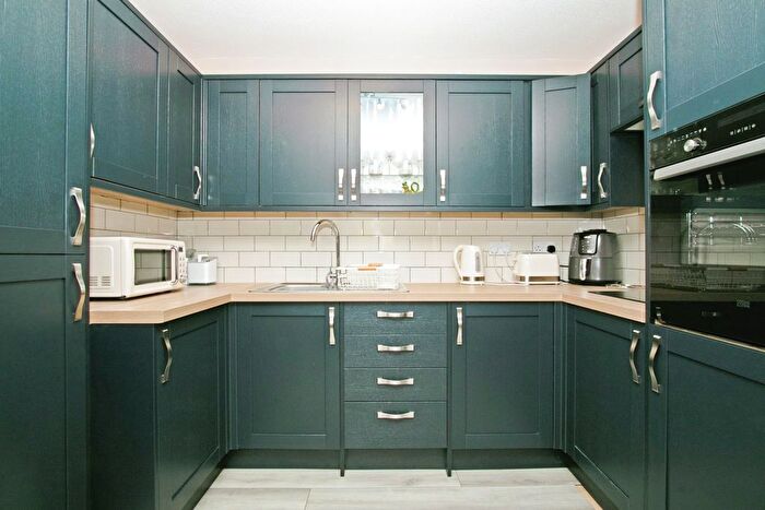1 Bedroom Flat For Sale In Penhaligon Court, Truro, Cornwall, TR1