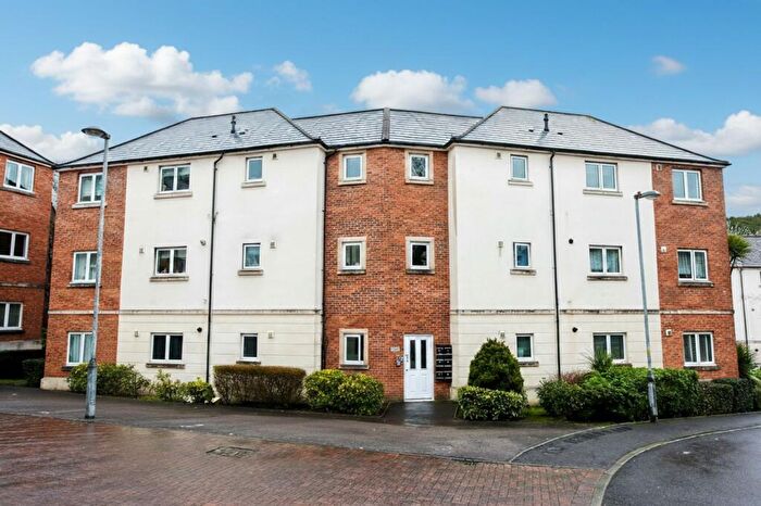 2 Bedroom Flat To Rent In Golden Mile View, Ty Trist House, NP20