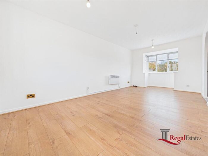 2 Bedroom Flat To Rent In Campbell Gordon Way, Dollis Hill, London, NW2