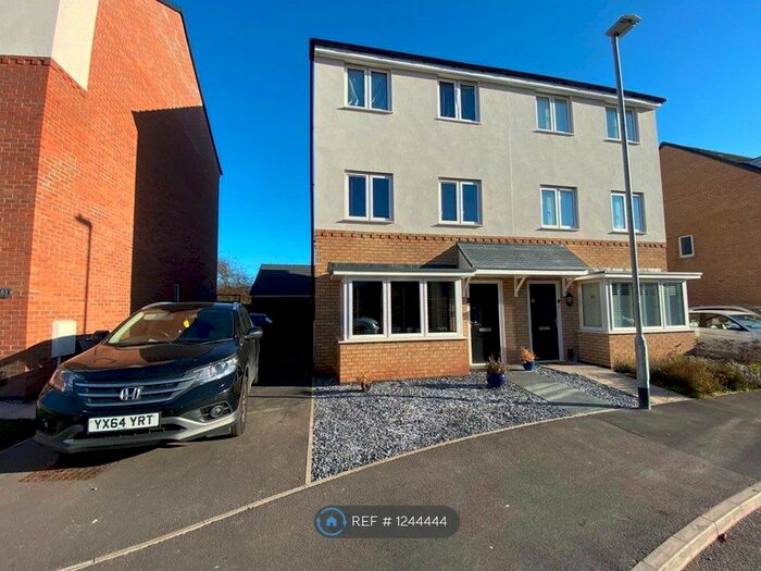 4 Bedroom Semi-Detached House To Rent In Renshaw Drive, Nottingham NG4