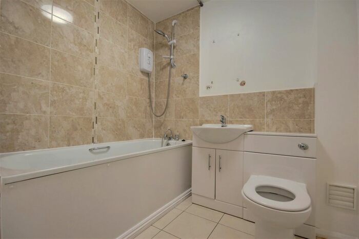 1 Bedroom Flat To Rent In Streamside Close, London N9