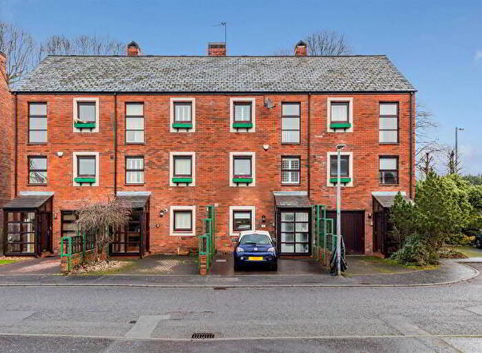 3 Bedroom TownHouse For Sale In Malone Manor, Belfast, BT9