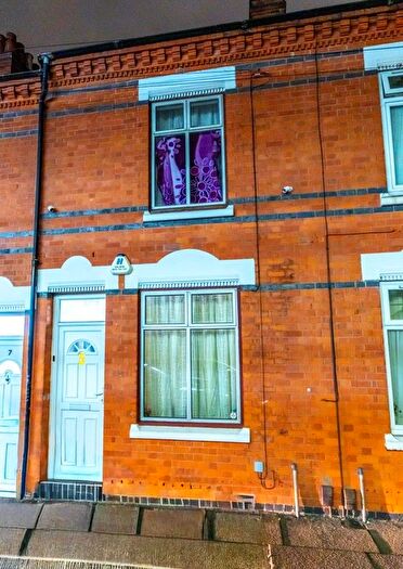 4 Bedroom Terraced House For Sale In Linden Street, Leicester, LE5