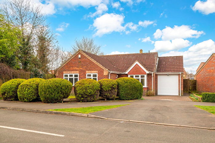 2 Bedroom Detached Bungalow For Sale In Heathfield Avenue, Branston, Lincoln, LN4