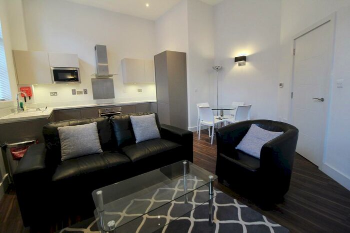 2 Bedroom Apartment To Rent In Cross Street, Reading, RG1