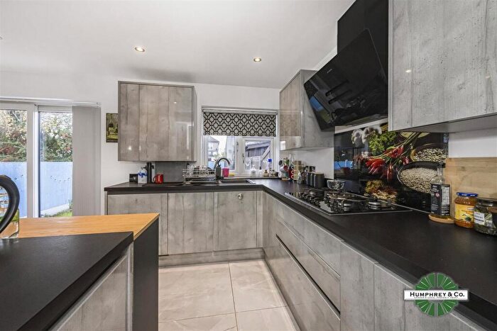 3 Bedroom House To Rent In Trentbridge Close, Ilford, IG6