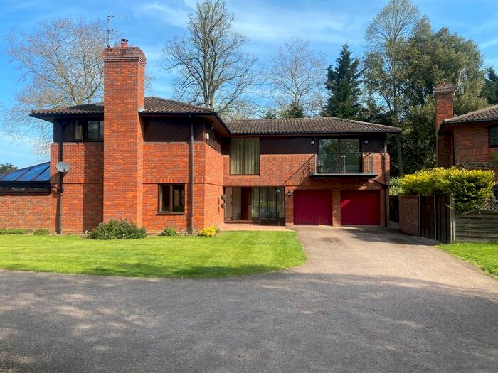 5 Bedroom Detached House To Rent In The Lodge Park Wolverton Road, Newport Pagnell, Buckinghamshire, MK16