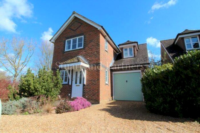 3 Bedroom Detached House To Rent In Chapelfields, Cuckfield, RH17