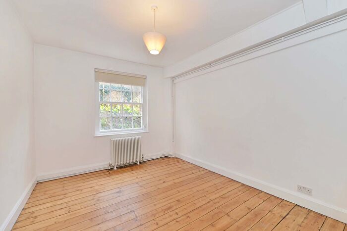 1 Bedroom Flat To Rent In Fulham Road, SW3