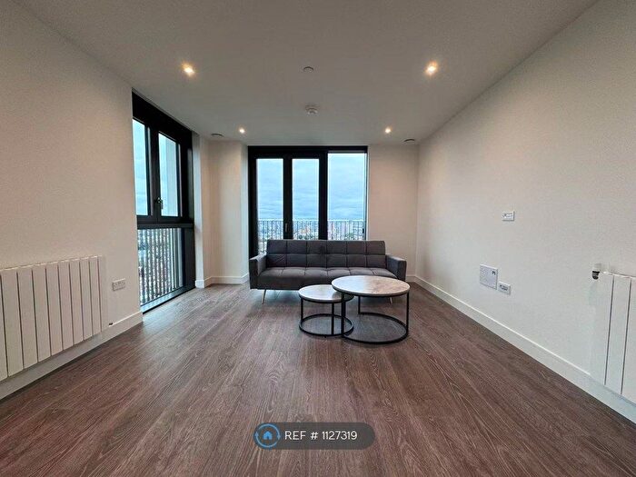 2 Bedroom Flat To Rent In Menara Point, London, E16