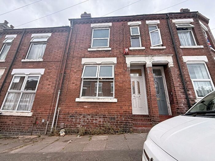 3 Bedroom Terraced House For Sale In Dominic Street, Stoke-On-Trent, ST4
