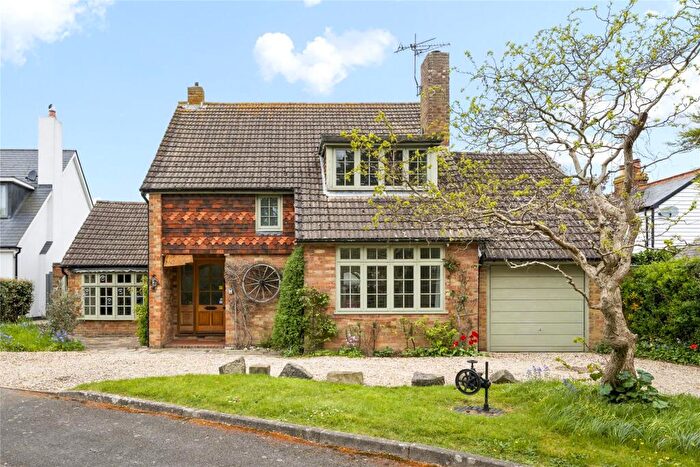 3 Bedroom Detached House To Rent In Deacon Close, Downside, Cobham, Surrey, KT11