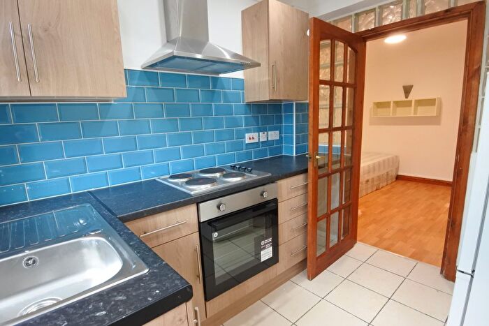 Studio To Rent In High Road, Willesden, NW10