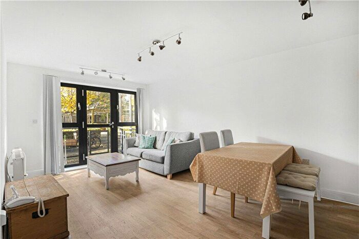 2 Bedroom Apartment To Rent In Spa Road, London, SE16