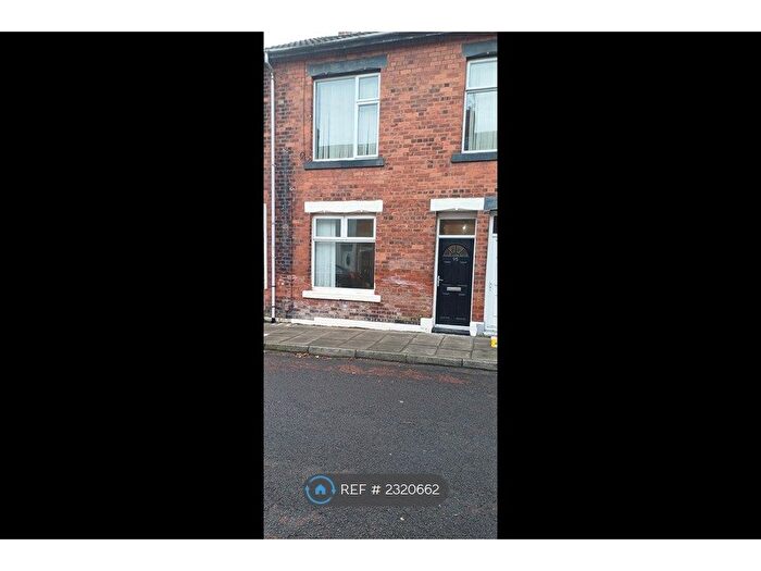 2 Bedroom Flat To Rent In Elsdon Terrace, North Shields, NE29
