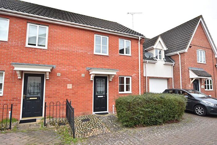 2 Bedroom Semi-Detached House To Rent In Pennycress Drive, Thetford, IP24