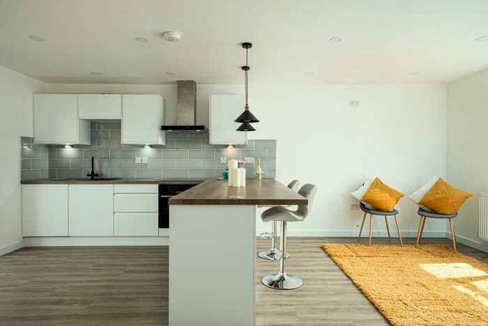 6 Bedroom House To Rent In St John's Crescent, Bristol, BS3