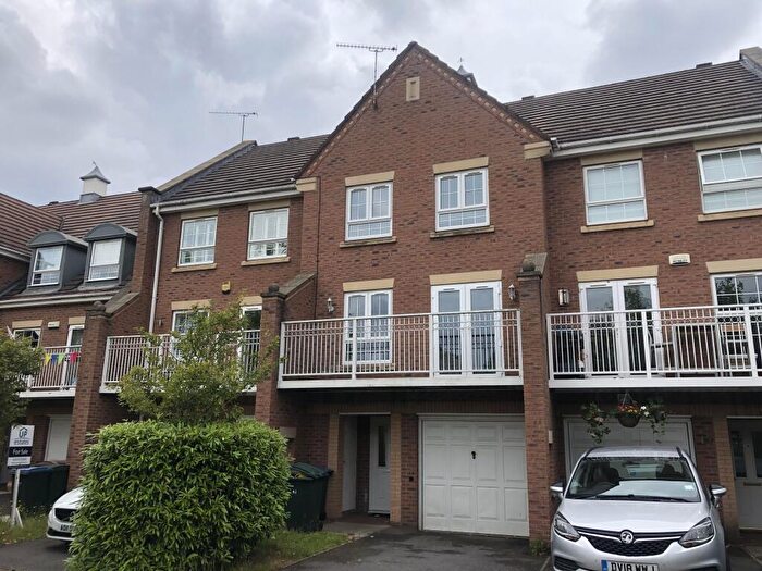 4 Bedroom House To Rent In Rodyard Way, Coventry, CV1