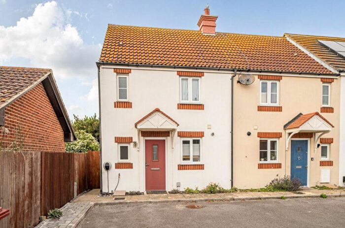 2 Bedroom End Of Terrace House For Sale In Tide Way, Bracklesham Bay, PO20
