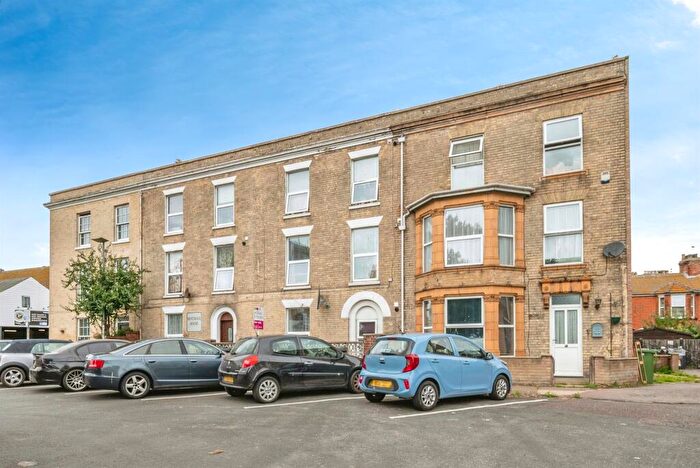2 Bedroom Flat For Sale In Kent Square, Great Yarmouth, NR30