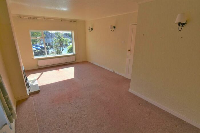 2 Bedroom Semi-Detached Bungalow For Sale In Belton Grove, Birchencliffe, Huddersfield, HD3