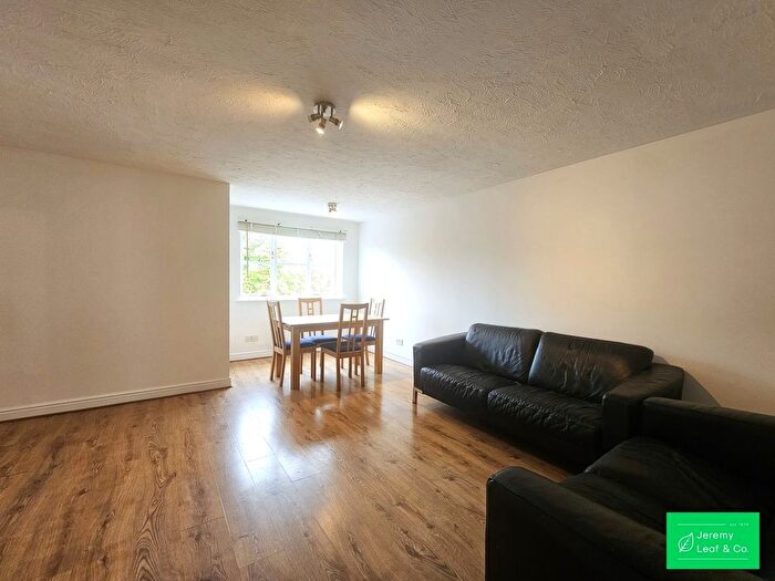 2 Bedroom Flat To Rent In Lucas Gardens, East Finchley, N2
