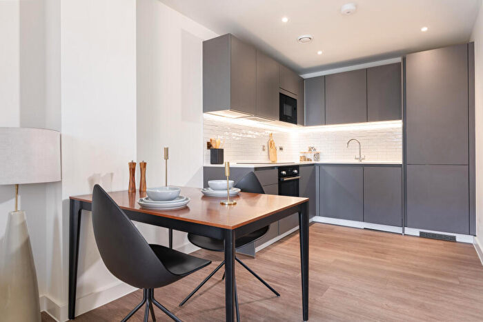 1 Bedroom Apartment To Rent In Weldale Street, Reading, Berkshire, RG1