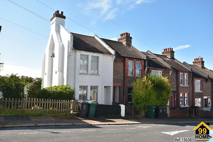 3 Bedroom End Terrace House For Sale In Ladysmith Road, Brighton, East Sussex, BN2
