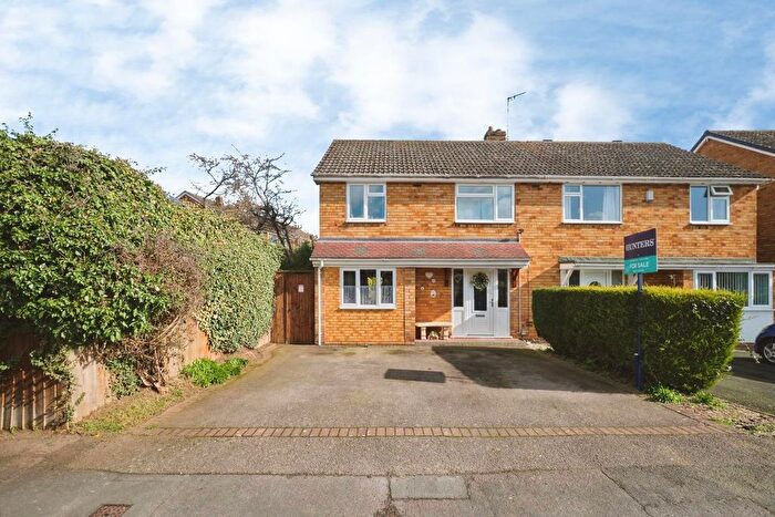 3 Bedroom Semi Detached House For Sale In High Grange, Lichfield, WS13