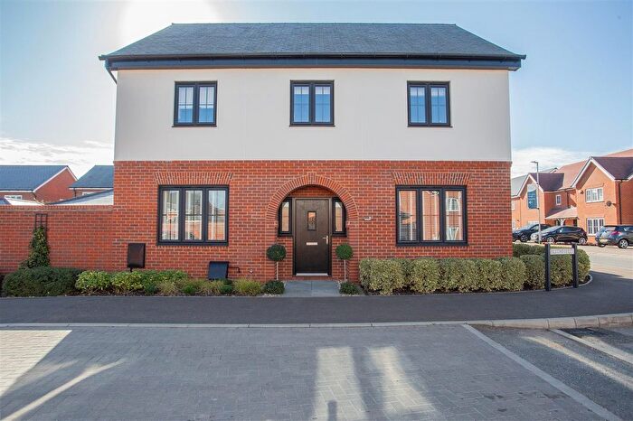 4 Bedroom Detached House For Sale In Blithfield, Hampton Water, Peterborough, PE7