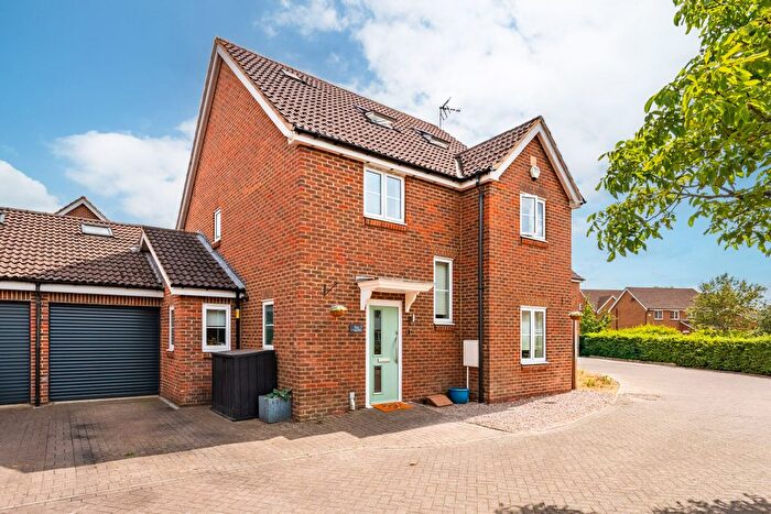 5 Bedroom Detached House For Sale In Jersey Drive, Winnersh, RG41