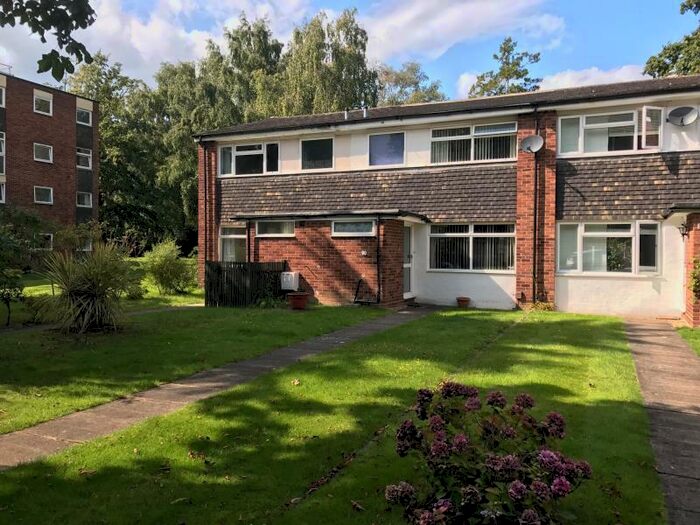 3 Bedroom End Of Terrace House To Rent In St Vincent Road, Walton On Thames, Surrey, KT12