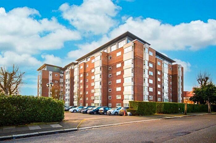 2 Bedroom Flat To Rent In Brampton Grove, London, NW4