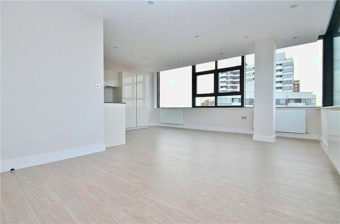 2 Bedroom Flat To Rent In Staines Road West, Sunbury-On-Thames, Surrey, TW16