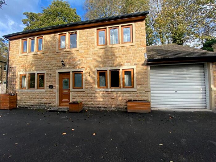 4 Bedroom Detached House To Rent In Rawroyds Road, Holywell Green, Elland, HX4
