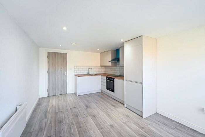 Flat To Rent In , Lansdowne Road, Croydon, CR0