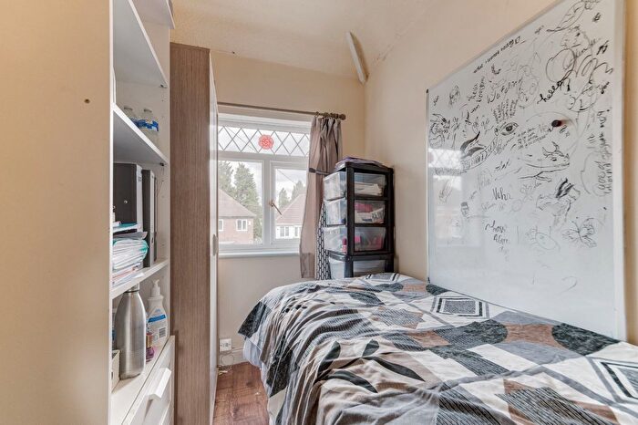 3 Bedroom Semi-Detached House For Sale In Thurlestone Road, Birmingham, West Midlands, B31